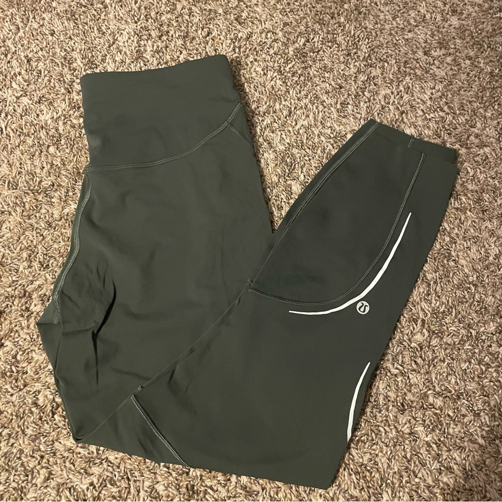 Lululemon Base Pace High-Rise Reflective Tights in Smoked Spruce - Picture 5 of 7